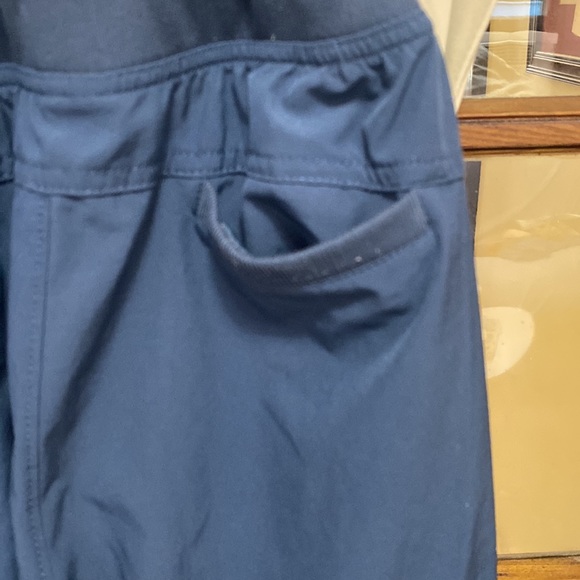 Champion women’s size small track pants lightweight. Perfect for jogging. - Picture 4 of 8